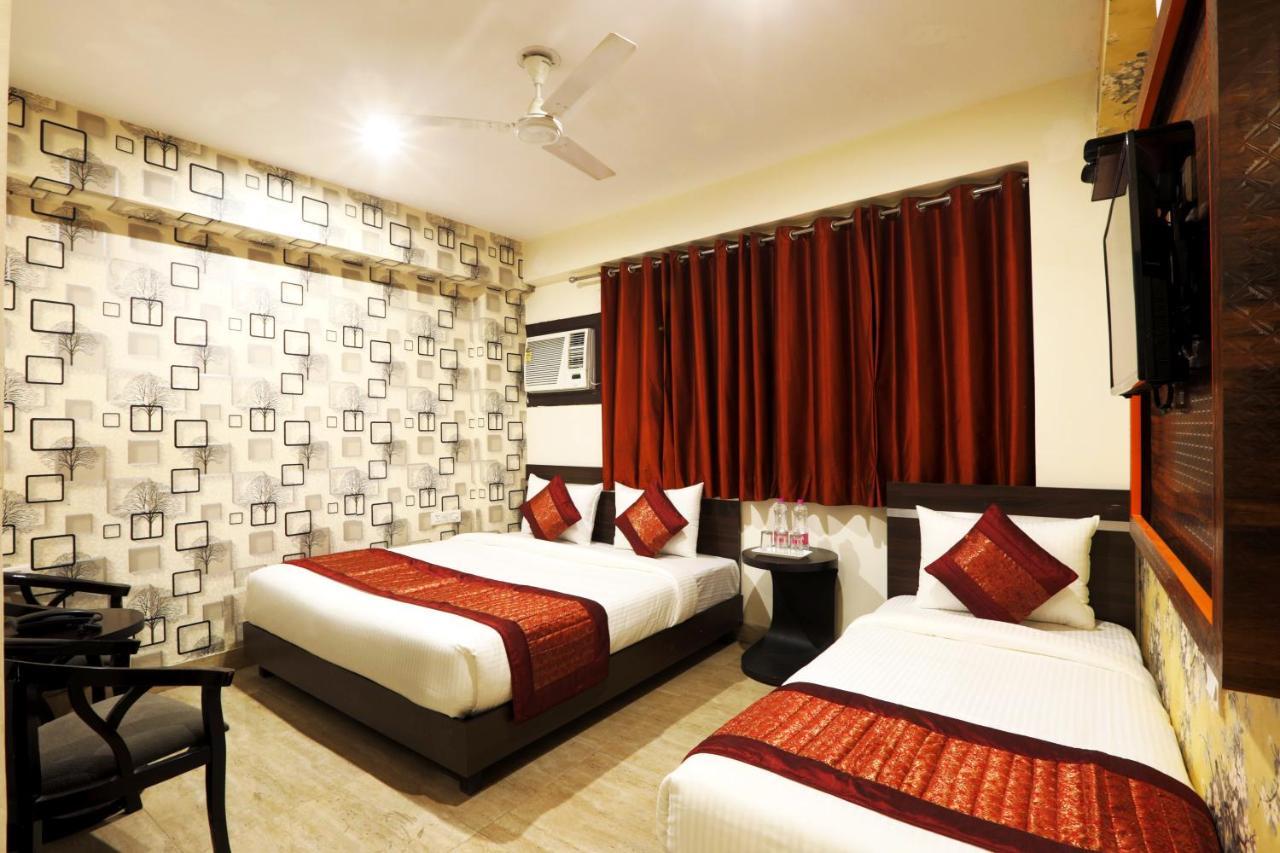 Hotel Sky Wood At Airport Neu-Delhi Exterior foto