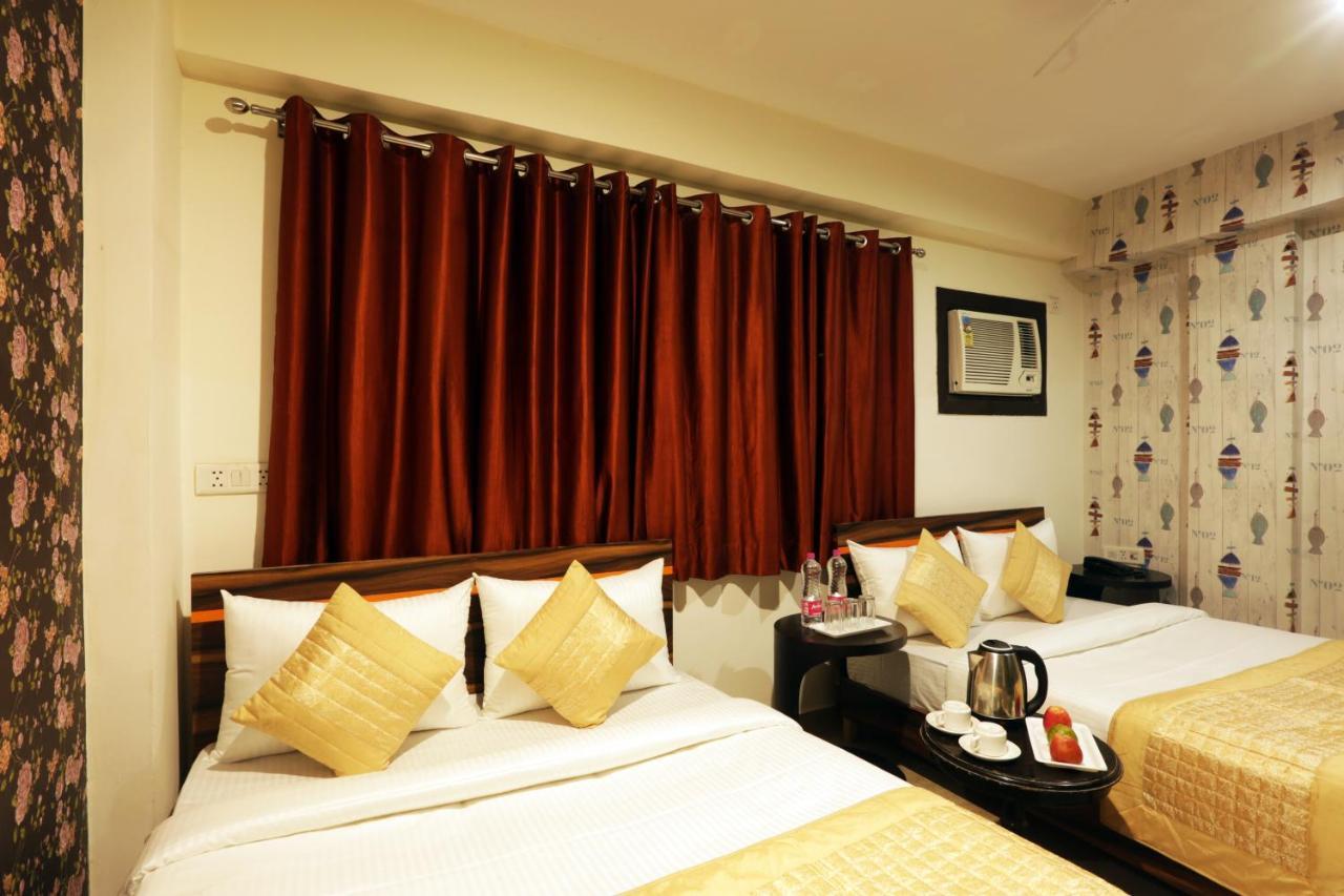 Hotel Sky Wood At Airport Neu-Delhi Exterior foto